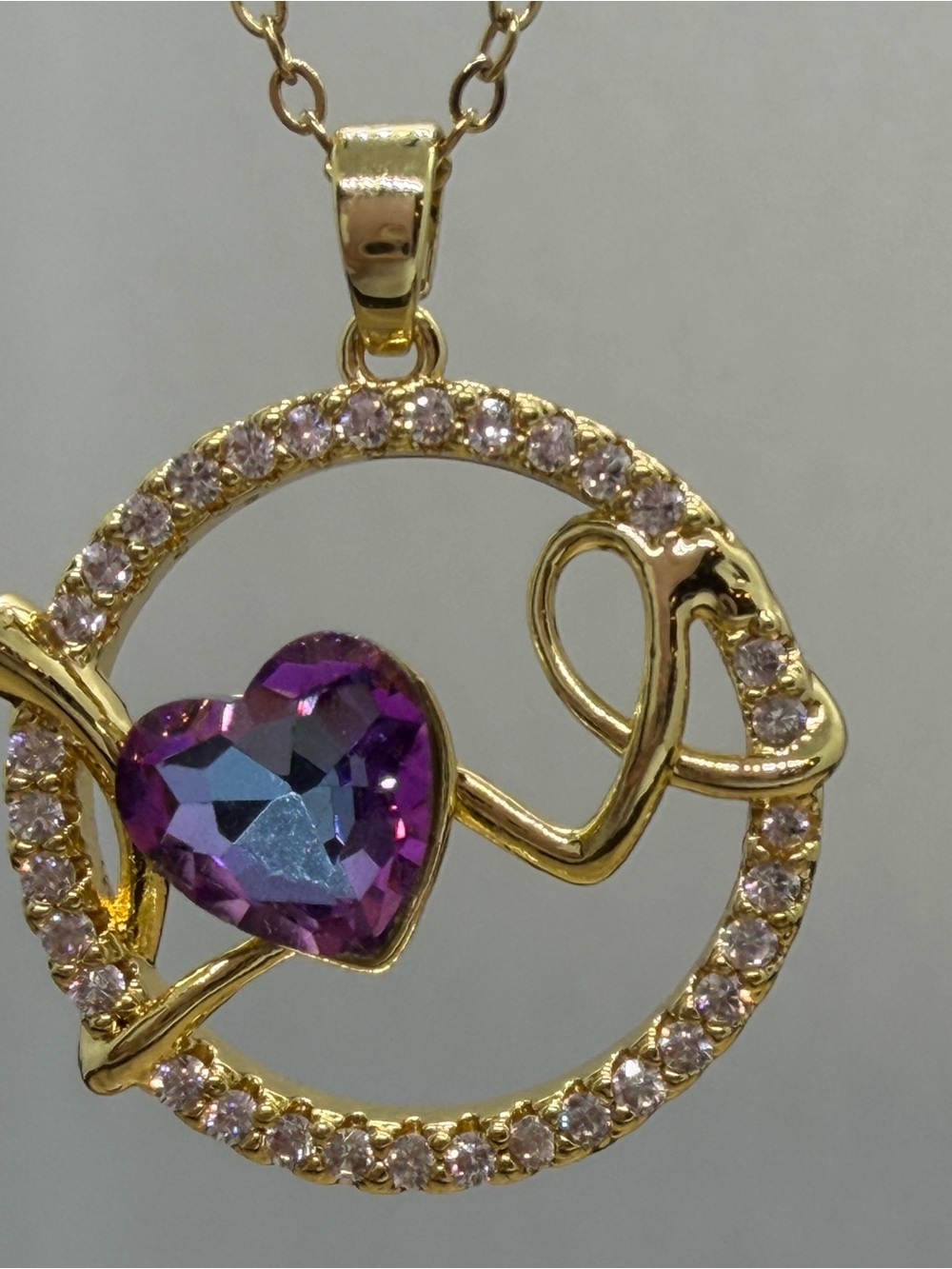 Gold-Tone Circle Pendant Necklace with Purple Heart Stone